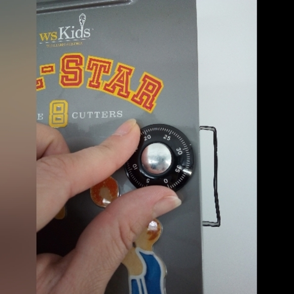 Williams-Sonoma Kids Empty Boys Sports Cookie Cutter Locker Empty w. Shelf - Picture 2 of 8